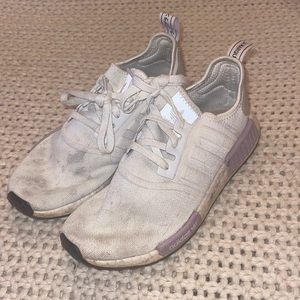 Size 11 Women’s Adidas tennis shoes!